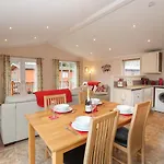 Robin's Nest Дом отдыха *